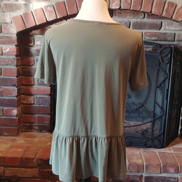 Casual Couture by Green Envelope top size M army green - Picture 2 of 6